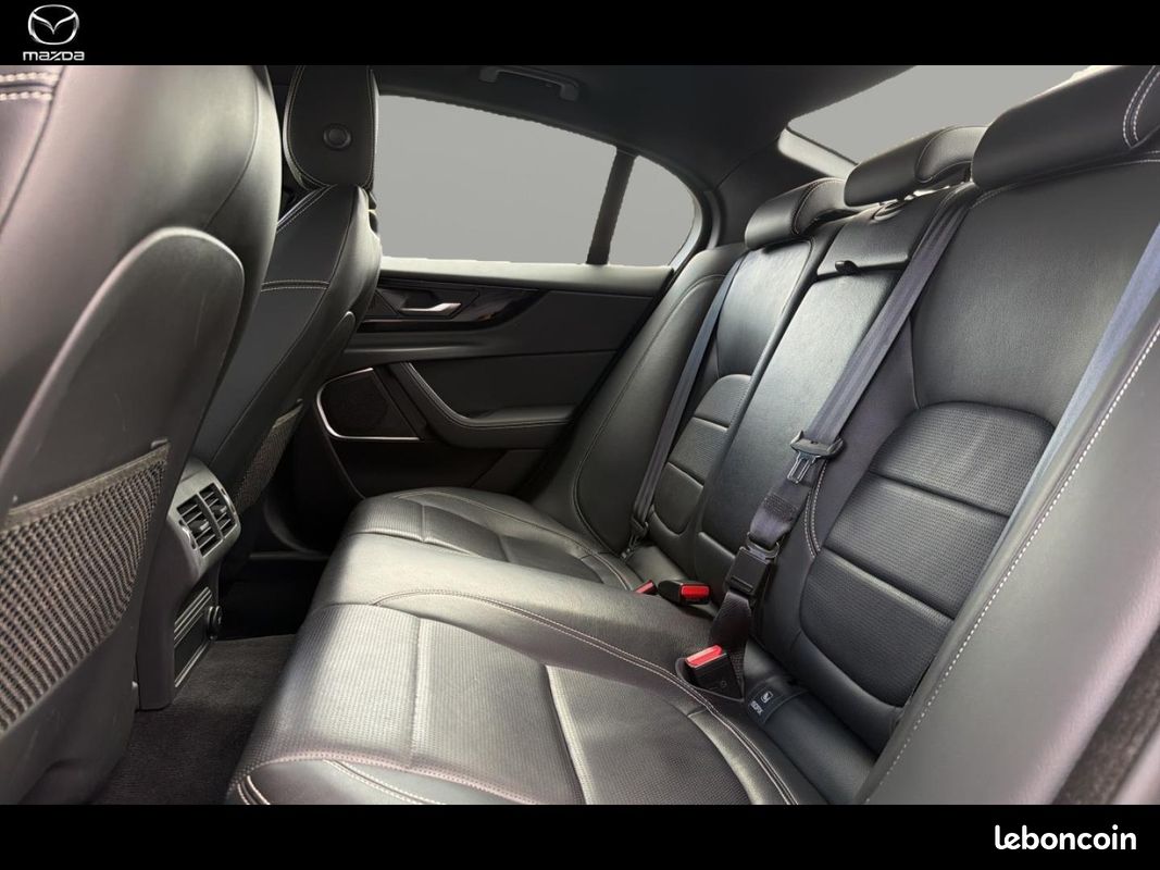 Jaguar XE P250 R-Dynamic SE BVA8 (image 9)
