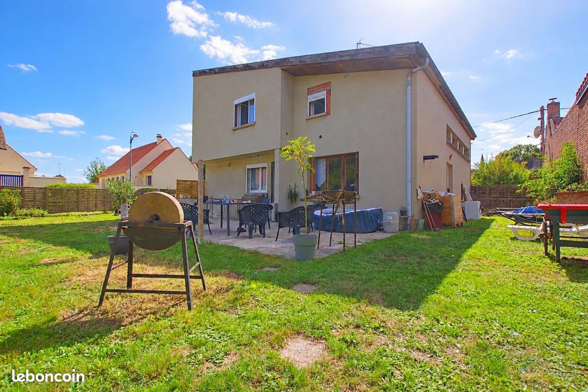 Maison 6 pièces 161 m² · à Guiscard · 161 m² · 180 000 €
