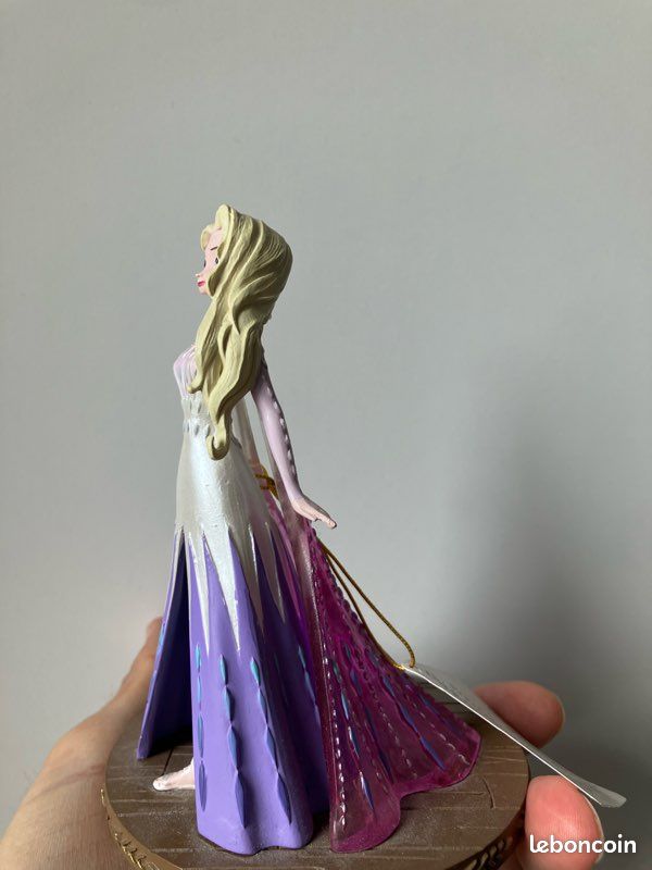 Statuette reine des neiges (image 2)