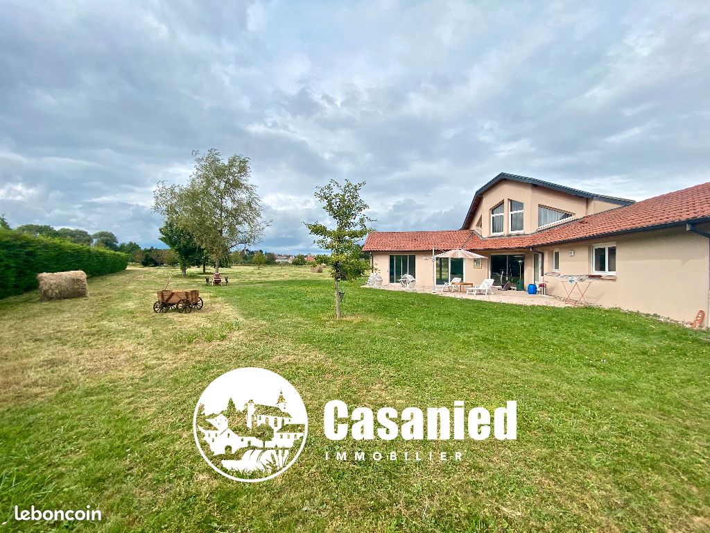 Maison 5 pièces 240 m² · à Freistroff · 240 m² · 470 000 €
