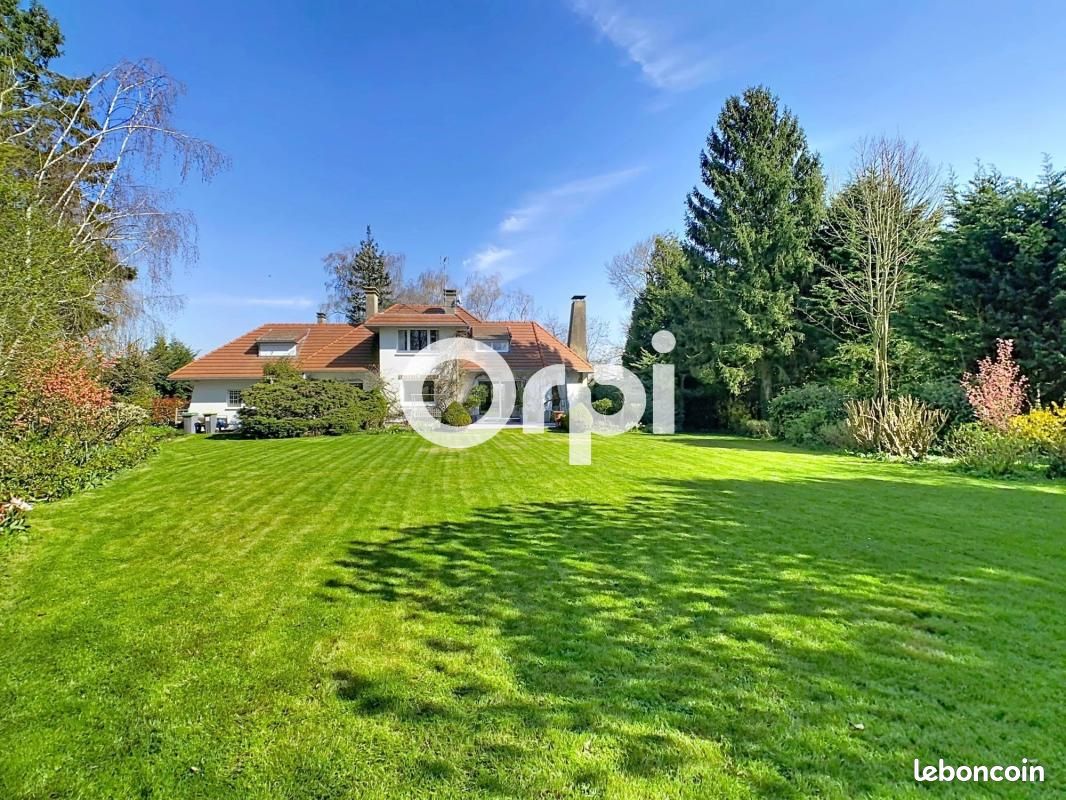 Maison 7 pièces 210 m² · à Beaucamps-Ligny · 210 m² · 999 000 €