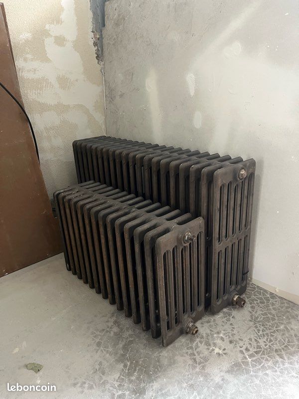Radiateurs anciens en fonte 6 colonnes, décapés, prêts à peindre (image 1)