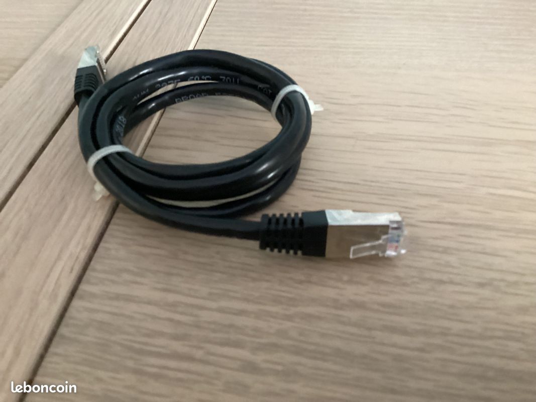 Câble Ethernet noir, 1 mètre (1-A) (image 1)