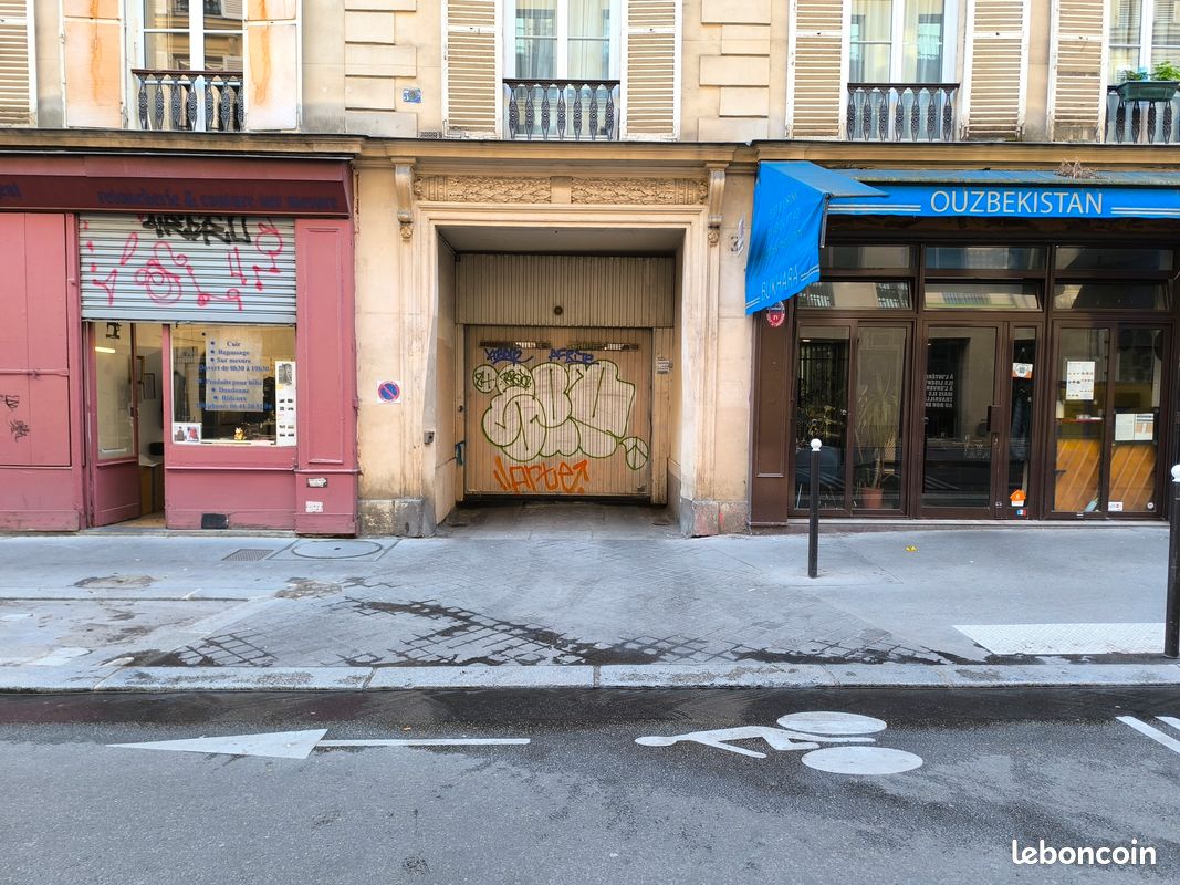 Place de parking à vendre – Paris 9ème – Rue de Trévise · 25 000 €