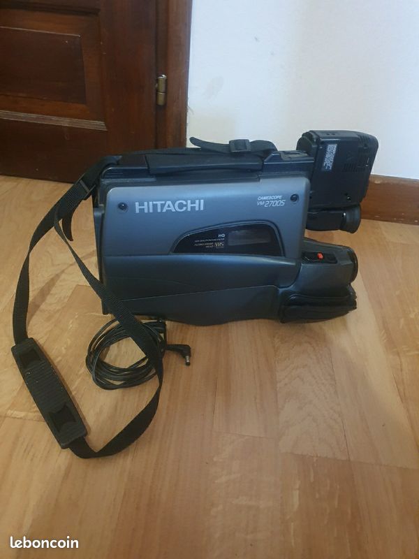 CAMÉSCOPE HITACHI RÉFÉRENCE VM-2700S avec Valise de rangement et notice EUR 70,00 - FR