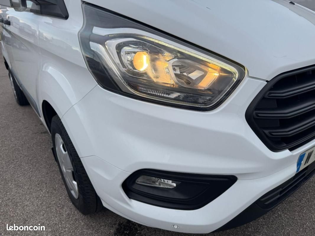 Ford Transit Custom 280 L1H1 2.0 TDCi 130 TREND (image 18)