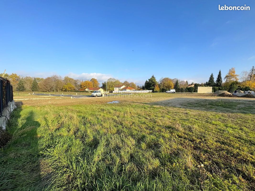 Terrain 539 m² · à Saint-Sorlin-de-Morestel · 539 m² · 90 000 €