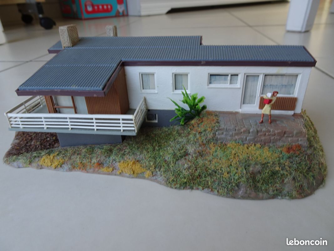 Lot De Maquettes échelle HO 1/87 Pour Réseau De Train - Maisons, églises - Occasion Pour Décors