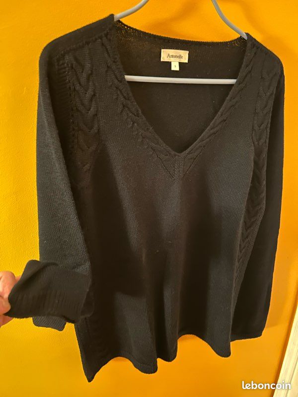 Pull noir Antonelle Taille 3 (image 2)
