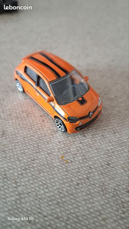 Miniature Majorette Renault Twingo III Ambulance Rayures Noires/Jaunes GITD 1:54 - Neuf Sans Boîte