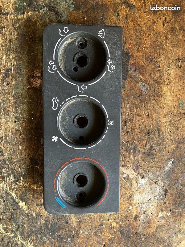Plastique ventilation 205 (image 1)