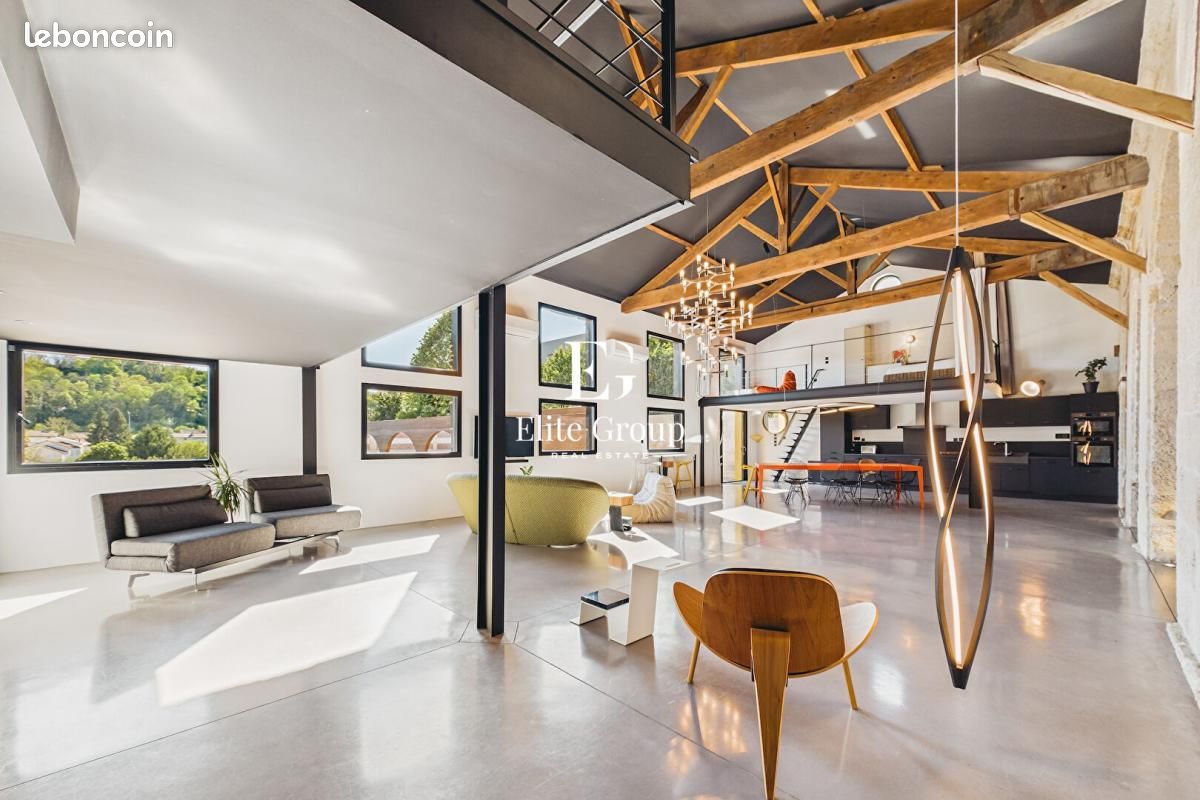 Maison 7 pièces 260 m² · à Angoulême · 260 m² · 583 000 €