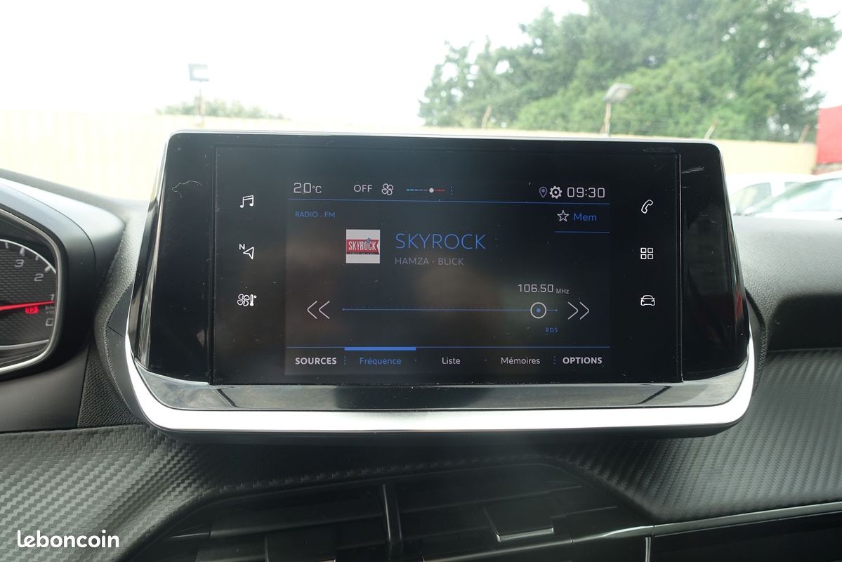 Peugeot 208 1.2 PURETECH 75CH S&S STYLE (image 13)