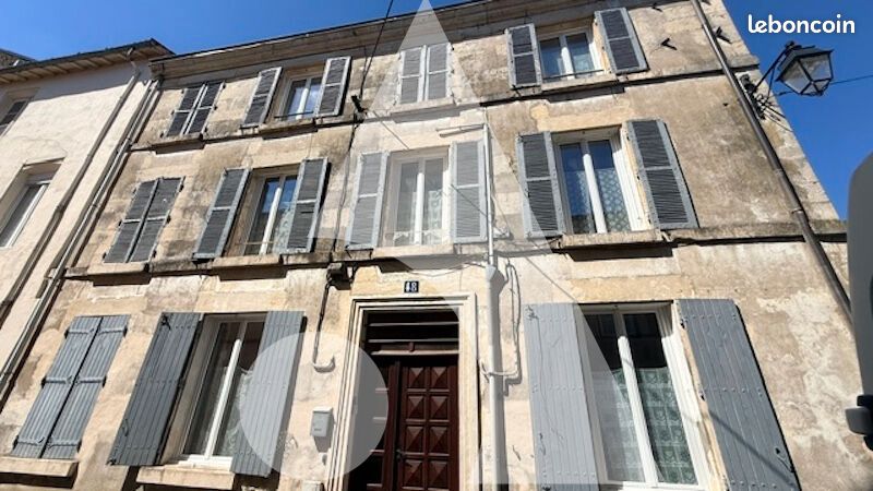 Immeuble 12 pièces 450 m² · à Saint-Maixent-l'École · 450 m² · 198 000 €