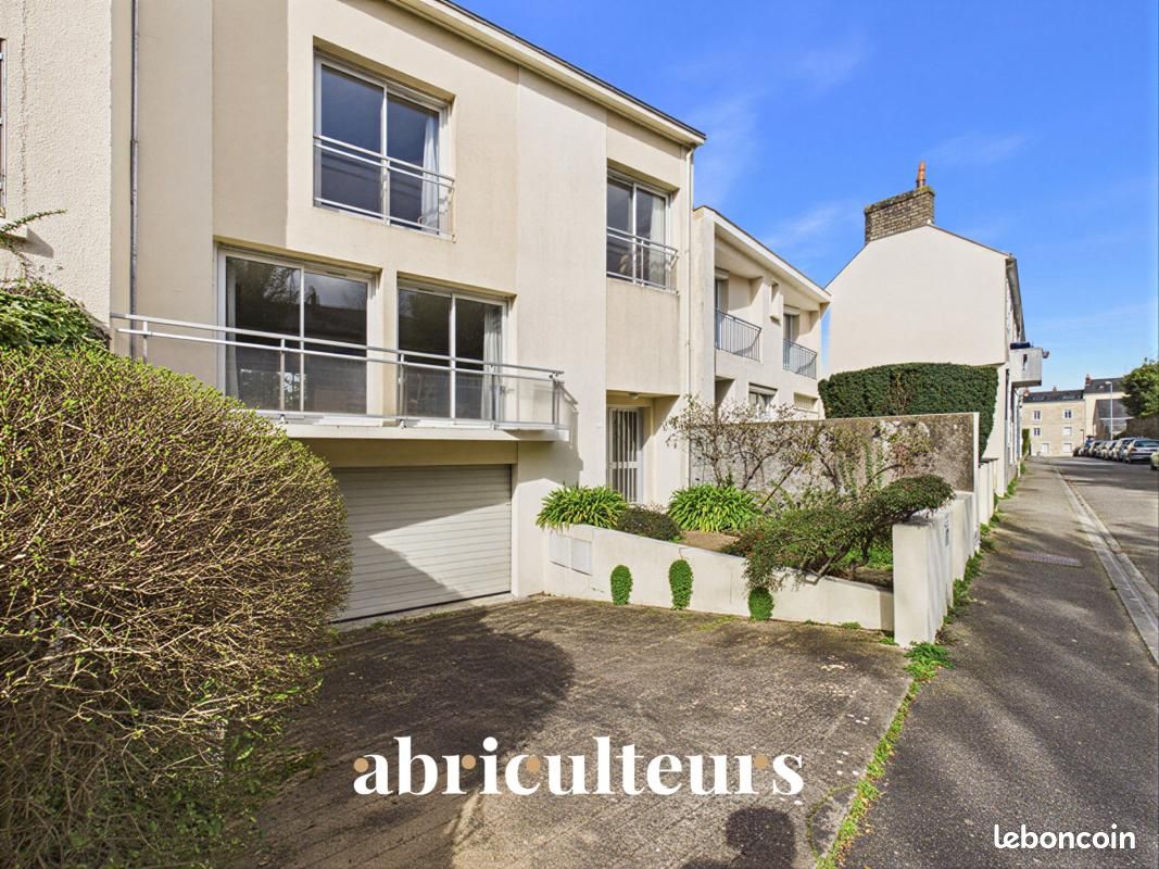 Maison 8 pièces 238 m² · à Nantes · 238 m² · 699 000 €