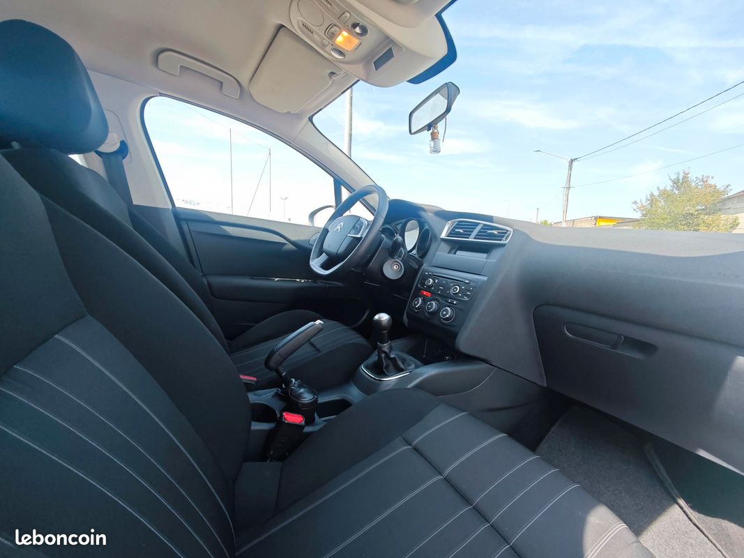 Citroën C4 1.4L VTi 95CH Attraction - Régulateur - Climatisation - Garantie 🛡️ (image 9)