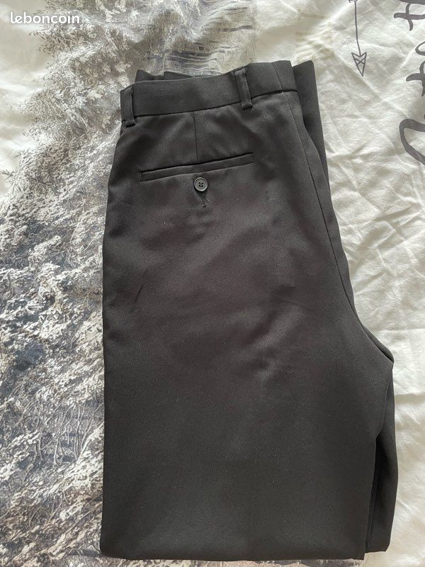 Lot de chemises + pantalon costume (image 5)