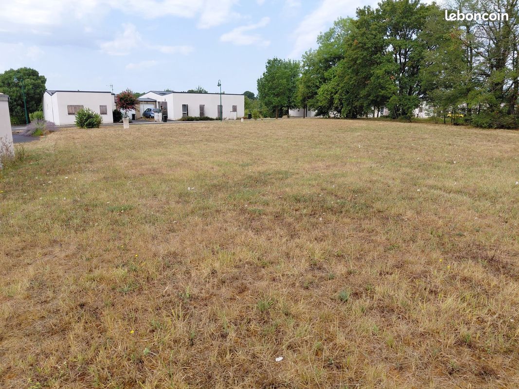 Terrain 739 m² · à Bussac-sur-Charente · 41 384 €
