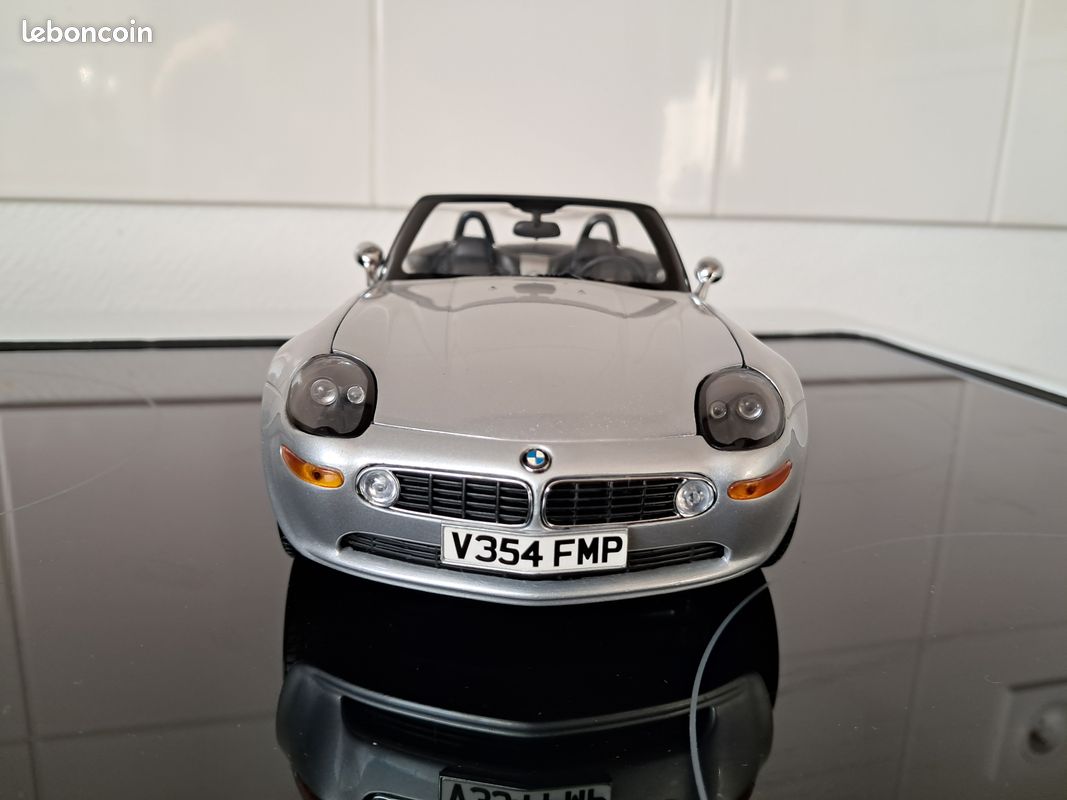 Modèle Réduit BMW Z8 007 James Bond édition 1999 - Échelle 1/18 Par Kyosho - Occasion Avec Boîte
