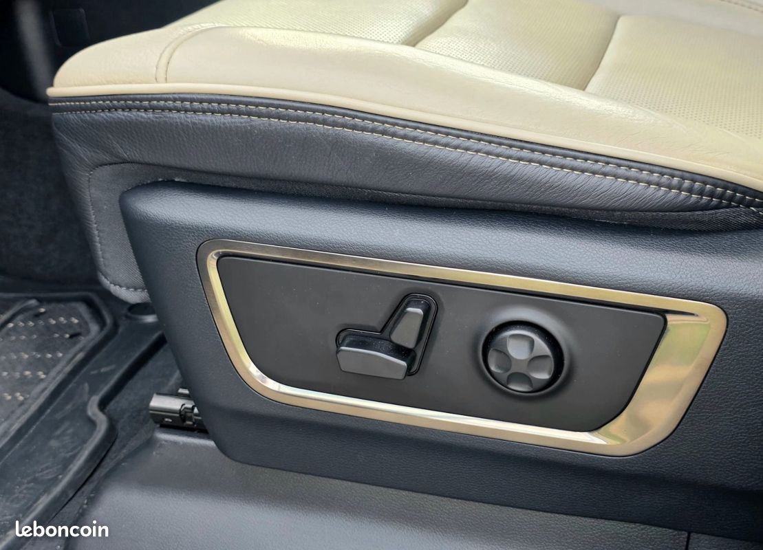 Dodge RAM 1500 Limited Crew Cab 5.7 V8 HEMI 4X4 (image 16)