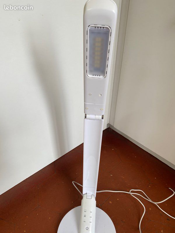 Lampe de bureau (image 2)