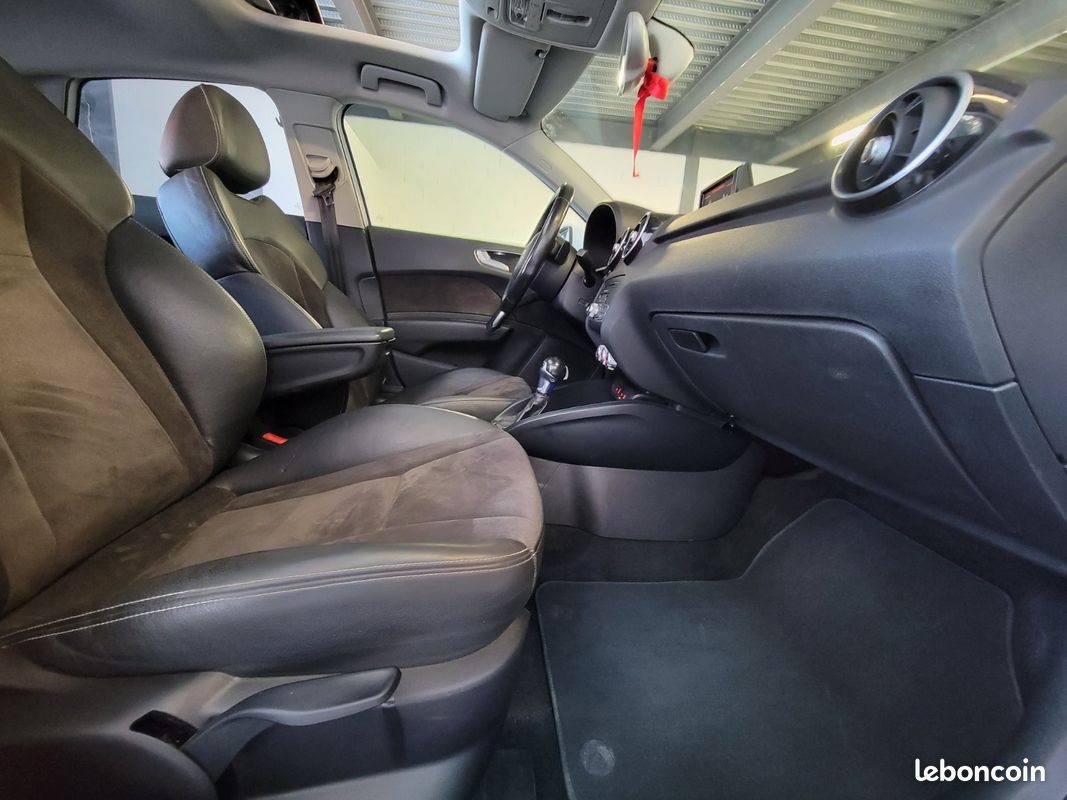 Audi A1 Sportback Ambition Luxe S-tronic 150cv - TOIT OUVRANT/RADARS AV & AR/REGULATEUR DE VITESSE/CLIMATISATION (image 19)