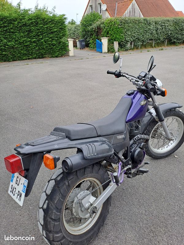 Yamaha TW 125 - Motos