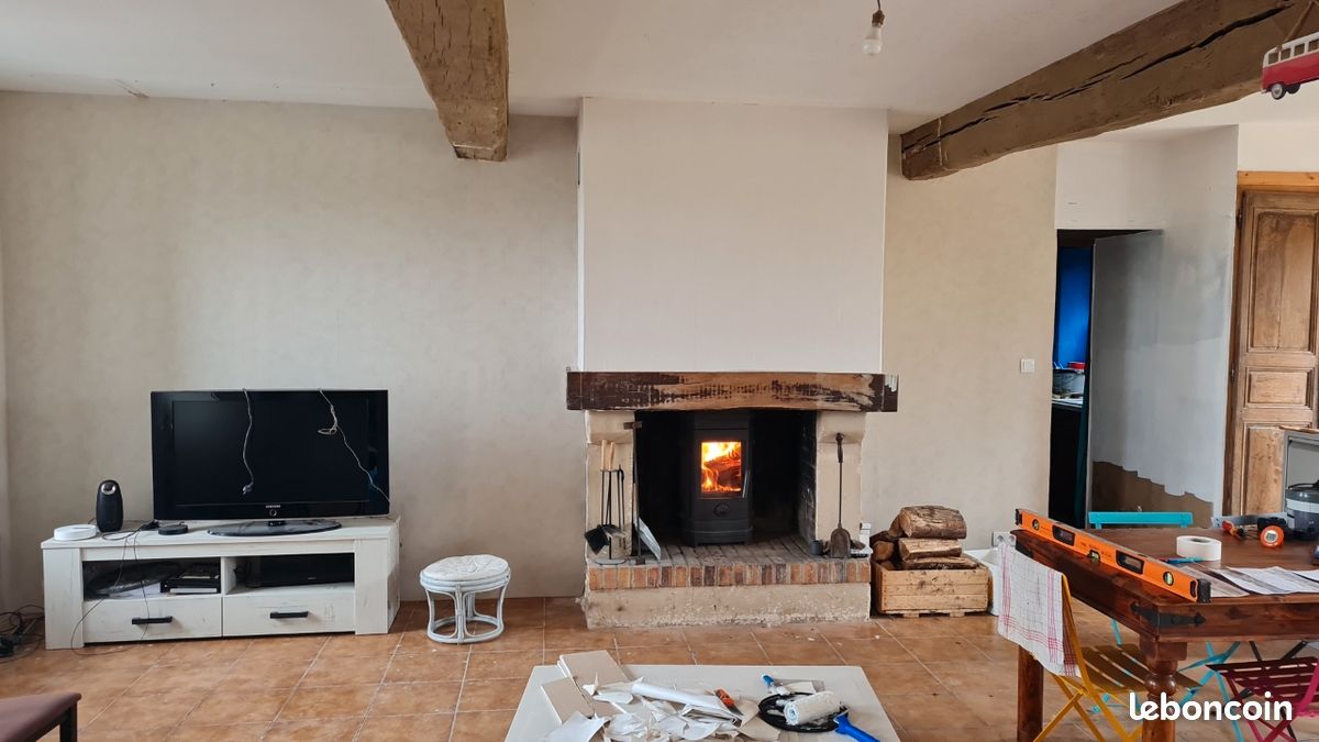 Maison 5 pièces 155 m² · à Saint-Hilaire-les-Andrésis · 155 m² · 1 050 €