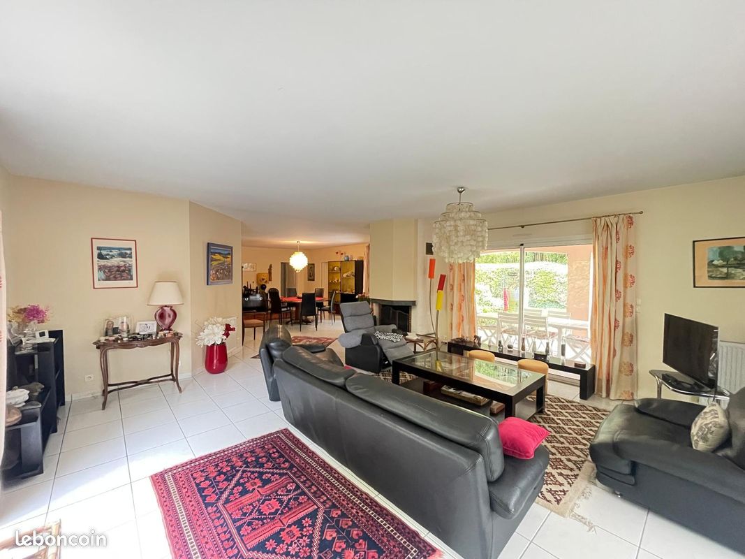 Maison 6 pièces 195 m² · à Gradignan · 195 m² · 650 000 €