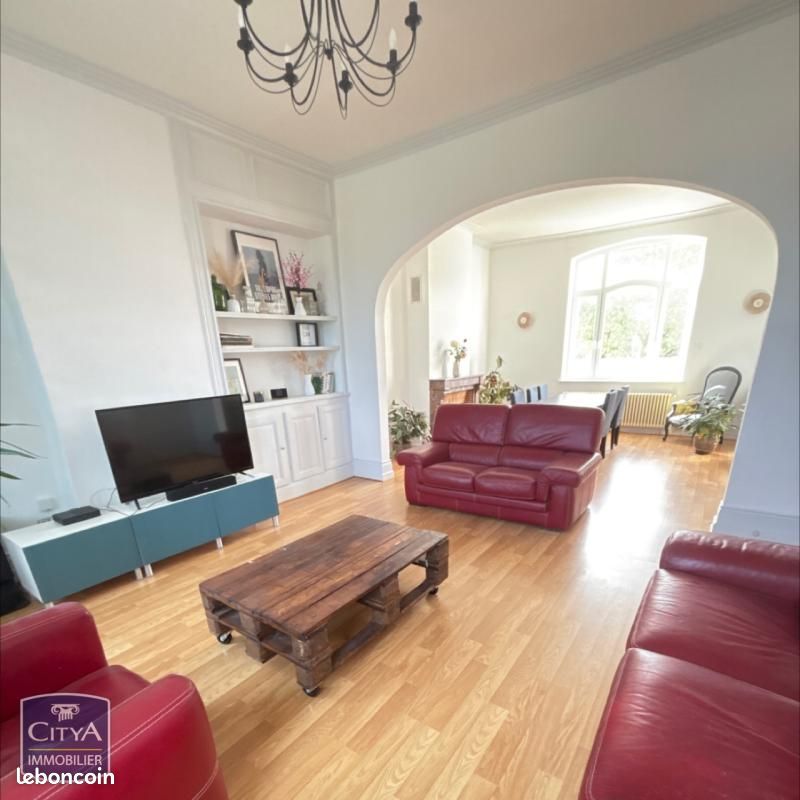 Maison 8 pièces 193 m² · à Blendecques · 193 m² · 287 000 €
