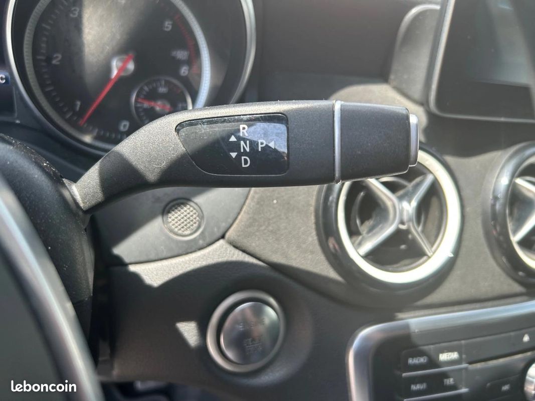 Mercedes Classe Gla AMG Edition 220d 177ch, HAYON ÉLECTRIQUE, TOIT PANORAMIQUE, GPS, CLIM. AUTO (image 30)