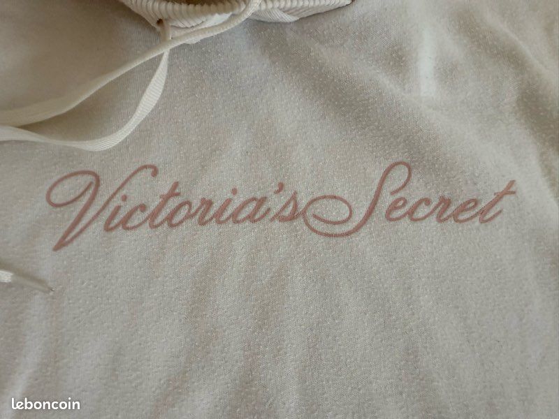 Couverture Victoria's Secret Taille L Couleur Crème - Occasion Très Bon état