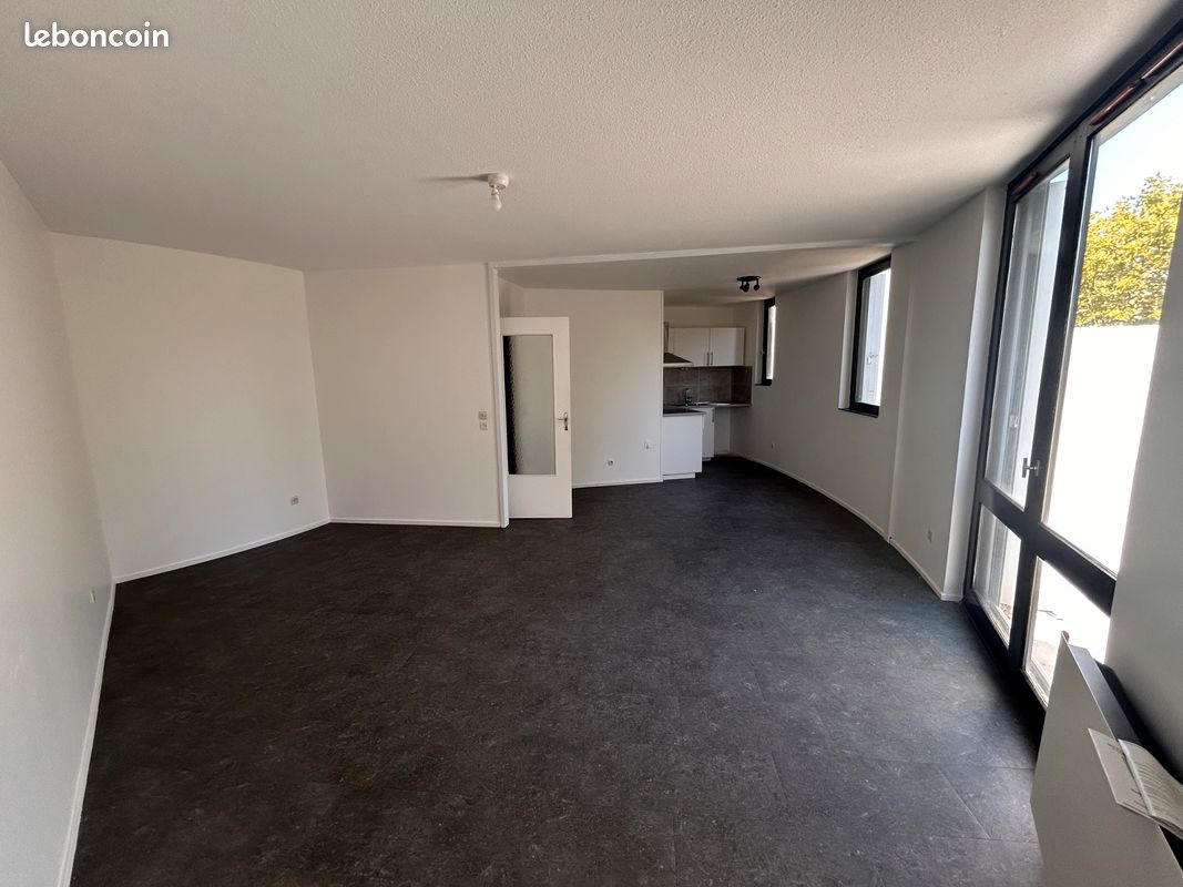 Appartement 4 pièces 77 m² · à Seyssinet-Pariset · 77 m² · 895 €