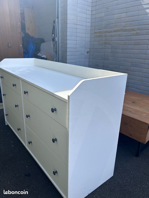 Commode (image 2)