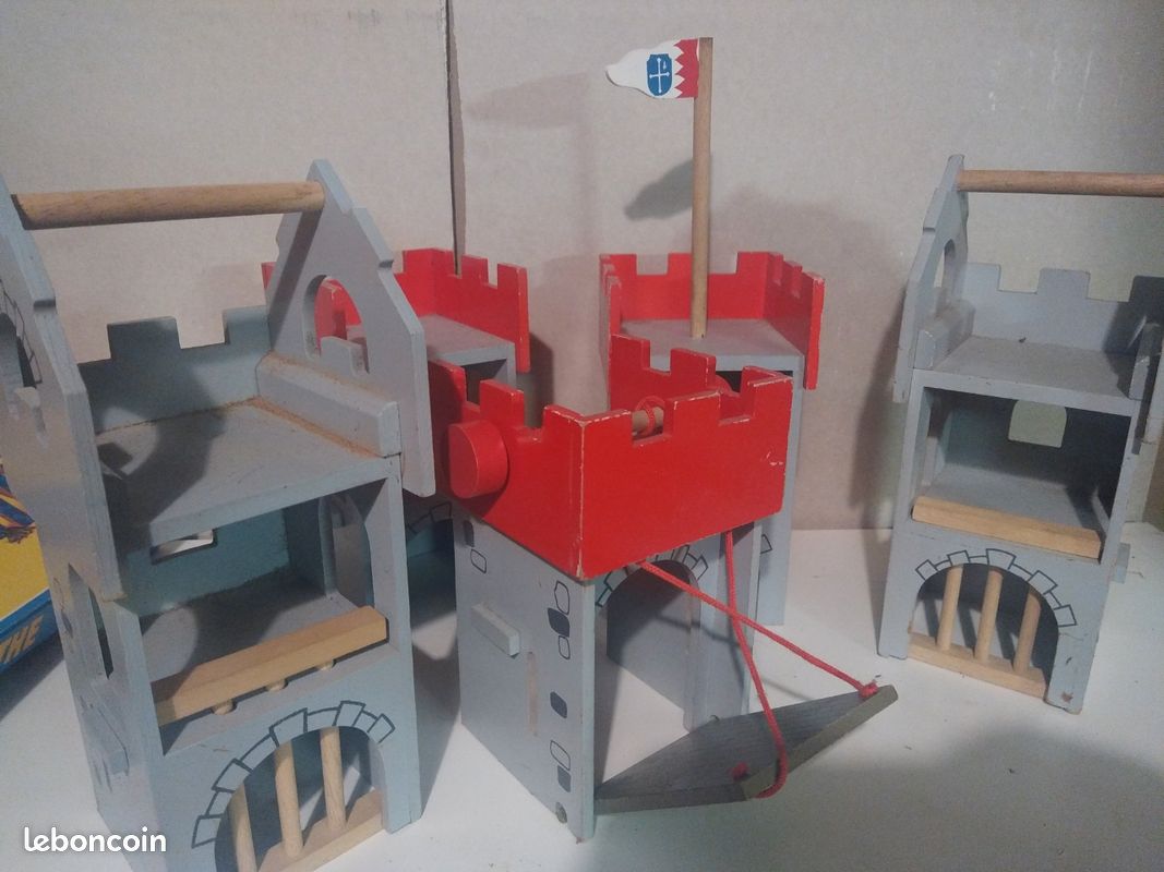 Lot de 5 tours de château en bois (image 2)