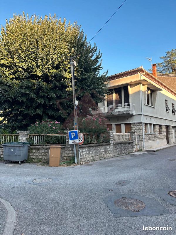 Maison 8 pièces 240 m² · à Saint-Ambroix · 240 m² · 199 000 €