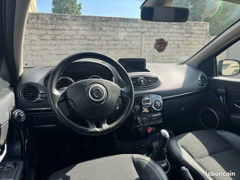 Clio 3 edition night & day (image 4)