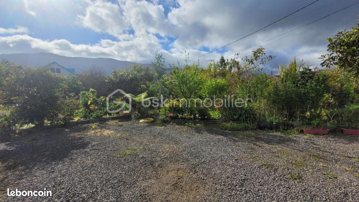 Terrain 669 m² · à Saint-Joseph · 99 000 €
