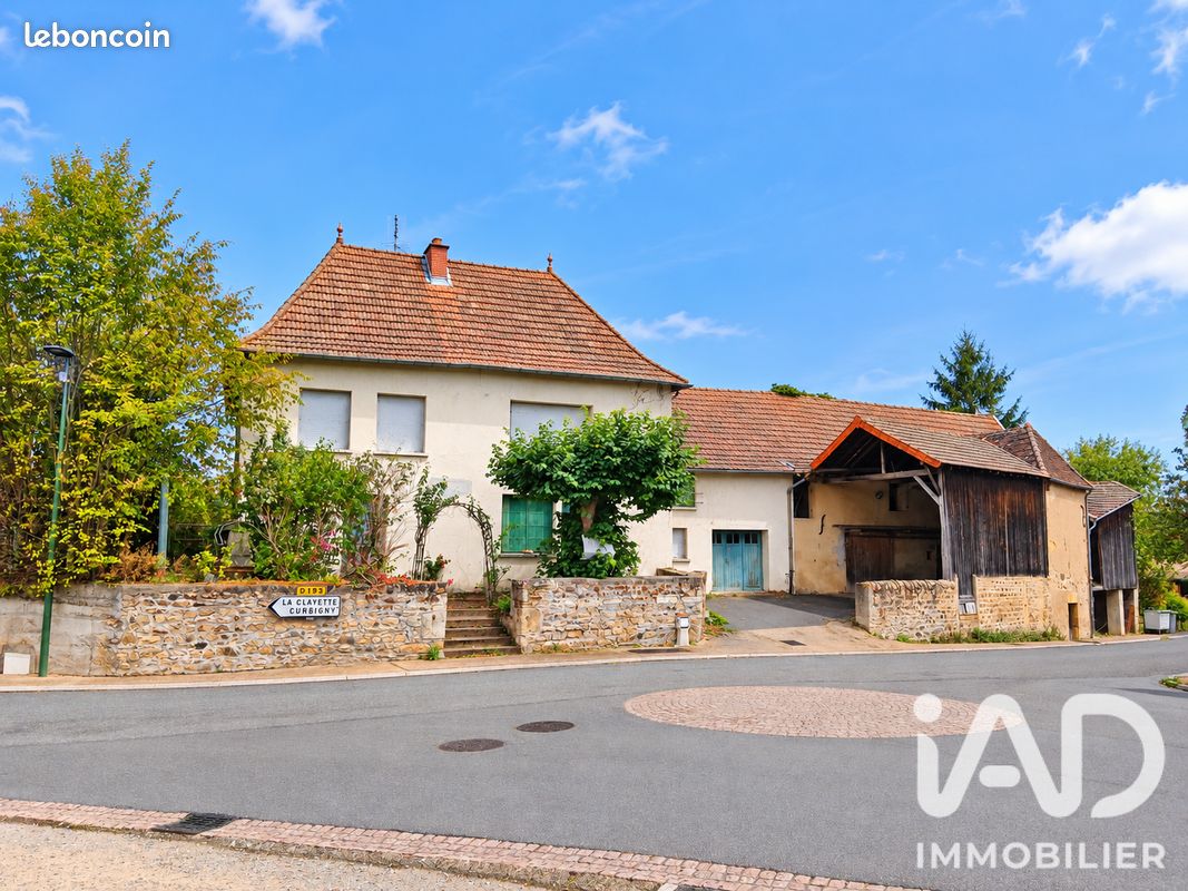 Maison 6 pièces 189 m² · à Colombier-en-Brionnais · 189 m² · 45 000 €
