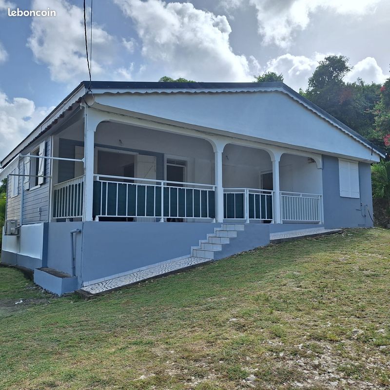 Maison 3 pièces 100 m² · à Sainte-Anne · 100 m² · 1 200 €/mois
