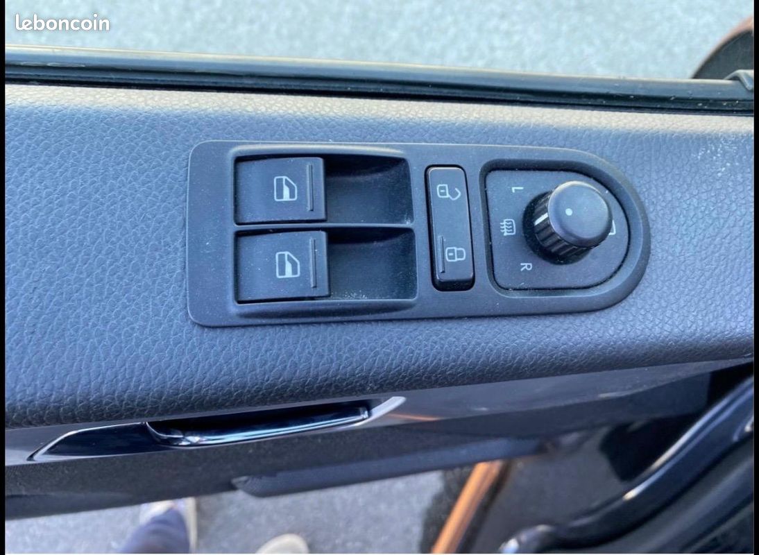 VOLKSWAGEN MULTIVAN T5 2.0 TDI 180CV 4 MOTION PANAMERICANA 198Ch Camera de recul Toit ouvrant Sieges chauffants Garantie 12 mois (image 10)