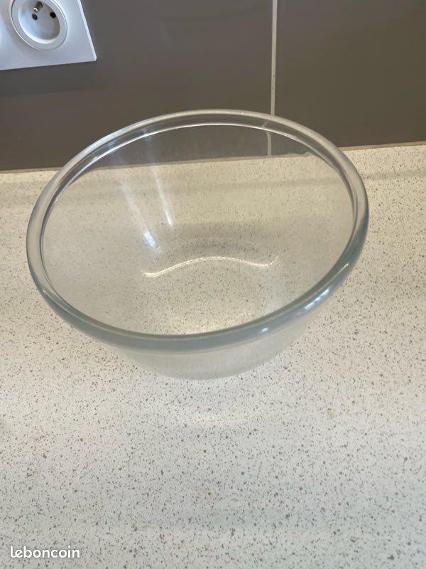 Grand saladier transparent (image 2)