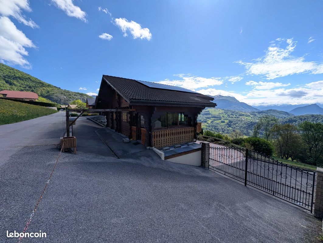 Maison 8 pièces 161 m² · à Onnion · 161 m² · 570 000 €