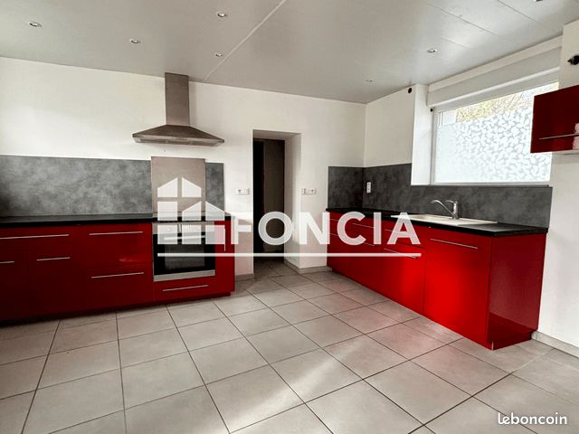 À Vendre – Spacieuse Maison de 118 m² avec 200 m² de dépendances (image 5)