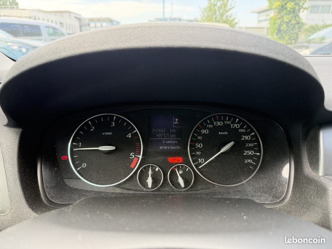 Renault laguna iii 2.0 dci 130 expression (image 12)