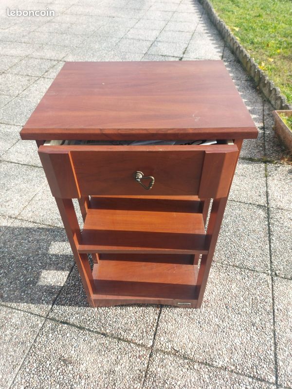 Meuble en bois (image 1)