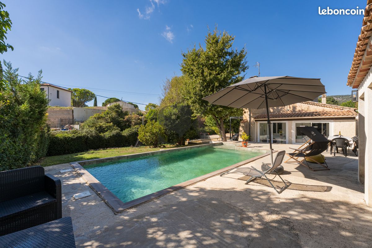 Maison 6 pièces 159 m² · à Saint-Zacharie · 159 m² · 595 000 €