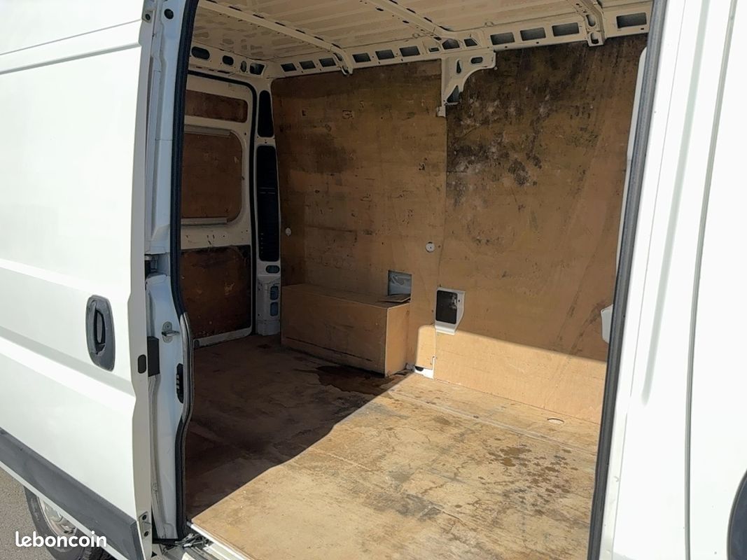 Peugeot Boxer (2) BLUEHDI 110 PREMIUM PACK 330 L2H2 (image 4)