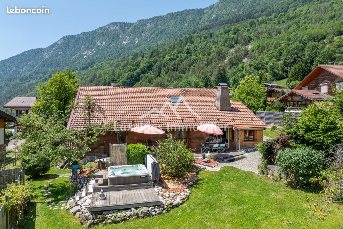 Maison 11 pièces 214 m² · à Thônes · 214 m² · 1 498 000 €