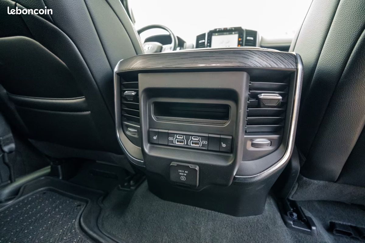 Dodge RAM 1500 Laramie eTorque GPL 5.7 V8 HEMI 401 ch 4x4 – Harman Kardon – Pano – 360° (image 32)